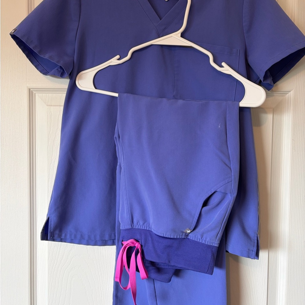 Figs Scrub Set